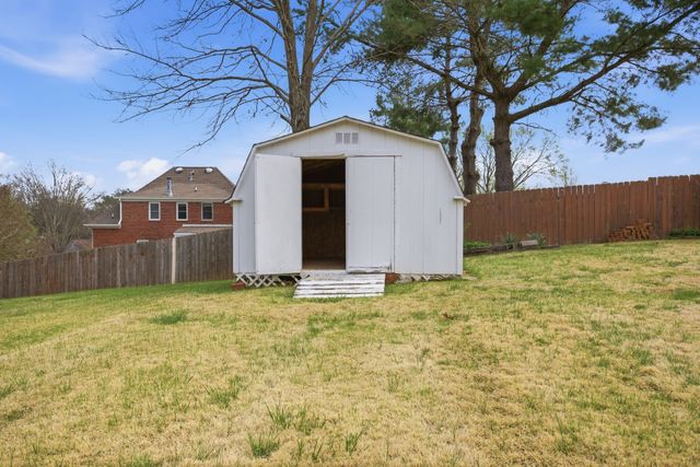 1403 Timberwood Dr, Columbia, TN 38401