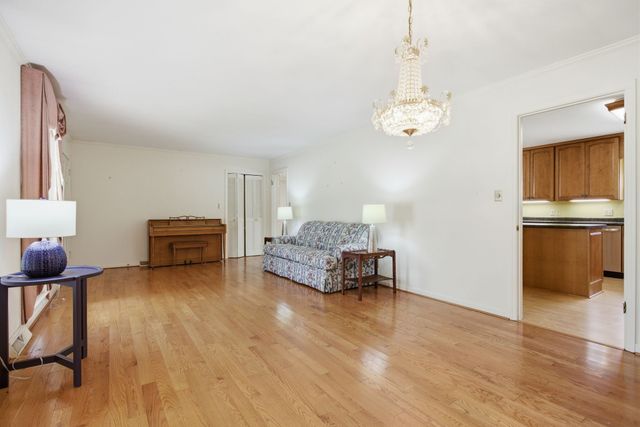 1403 Timberwood Dr, Columbia, TN 38401