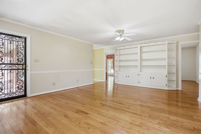 1403 Timberwood Dr, Columbia, TN 38401