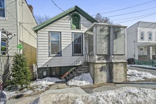 22 Orr Street, Troy, NY 12180