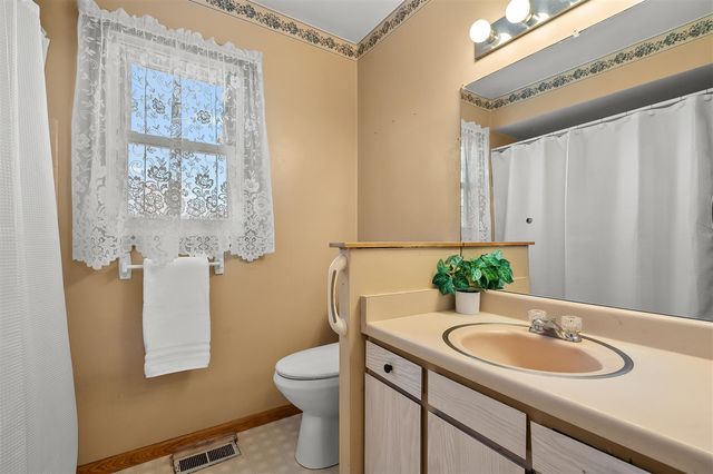 35520 Margurite Lane, Paw Paw, MI 49079