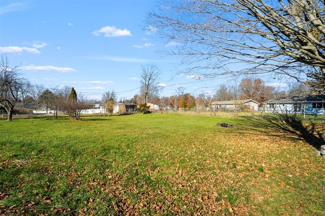 35520 Margurite Lane, Paw Paw, MI 49079