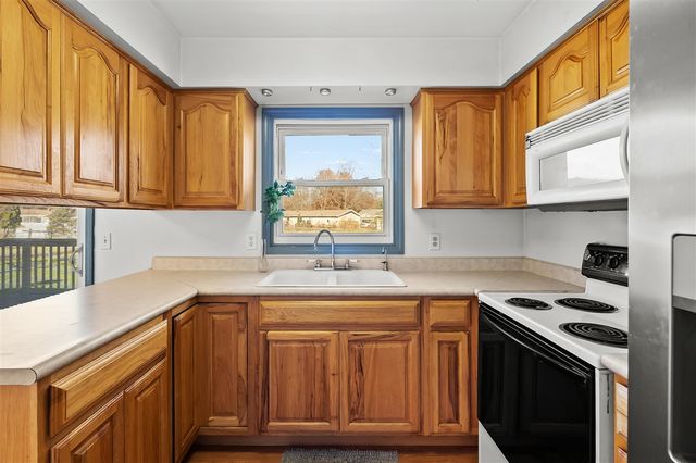 35520 Margurite Lane, Paw Paw, MI 49079