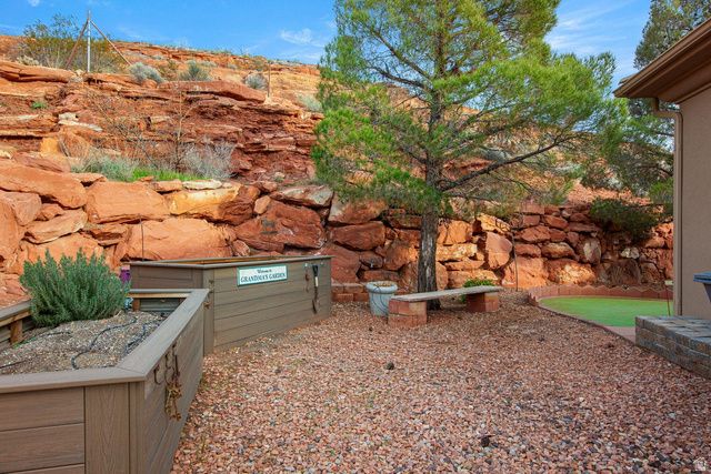 1654 N STARLING CIR, St. George, UT 84770