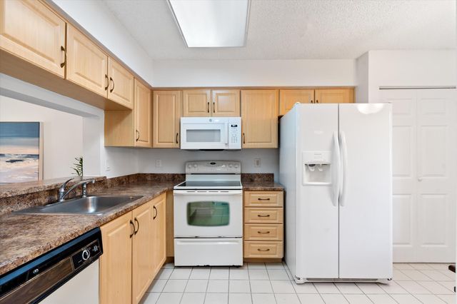 7290 Kinghurst 108 Drive 108, Delray Beach, FL 33446