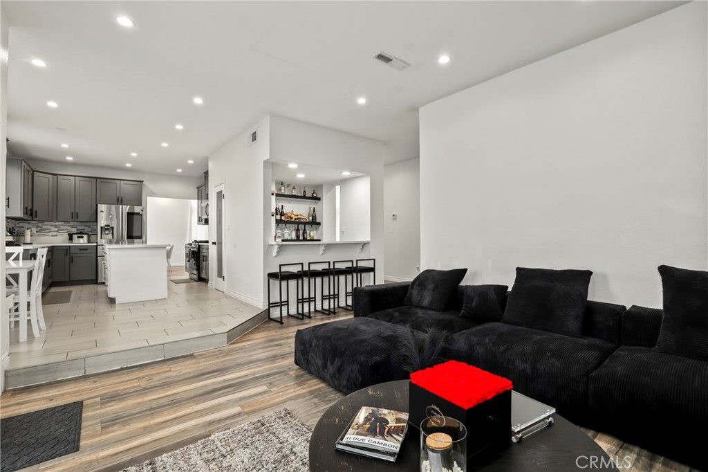 Image 10 of property listing at 3329 Montellano Avenue, Palmdale, CA 93551