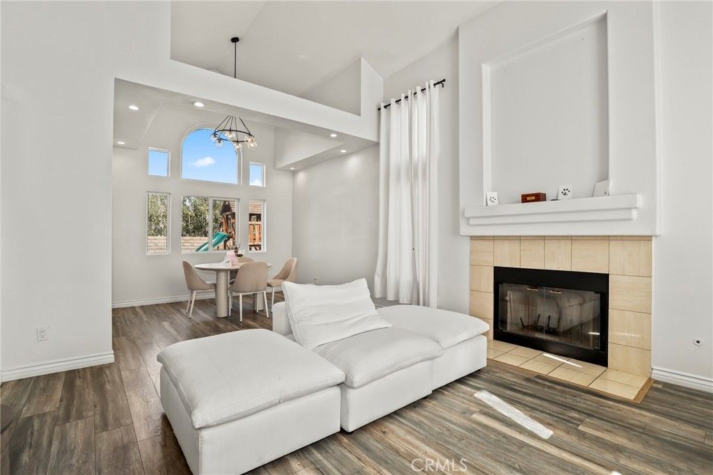 Image 6 of property listing at 3329 Montellano Avenue, Palmdale, CA 93551