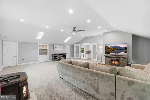 2110 HALLMARK DR, Gambrills, MD 21054