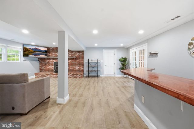 2110 HALLMARK DR, Gambrills, MD 21054