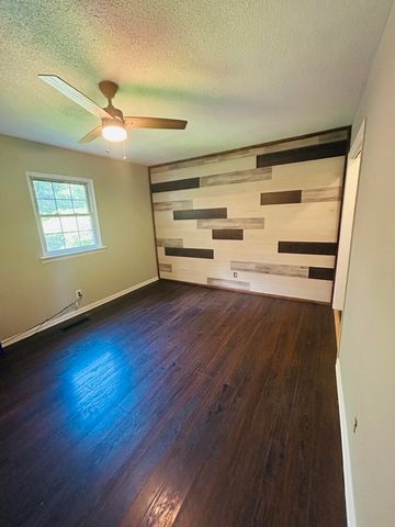 1517 N Chester Road, Hixson, TN 37343