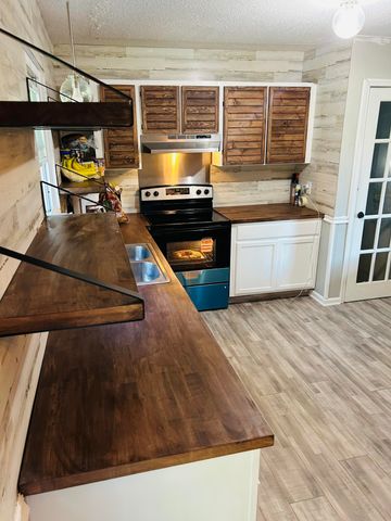 1517 N Chester Road, Hixson, TN 37343