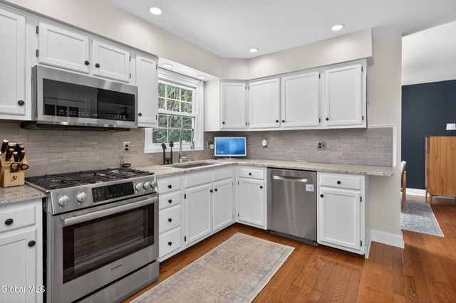 8 Corina Court, Watervliet, NY 12189