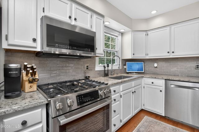 8 Corina Court, Watervliet, NY 12189