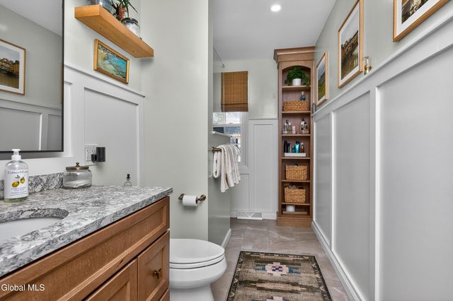 8 Corina Court, Watervliet, NY 12189