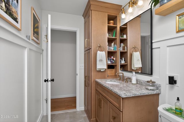 8 Corina Court, Watervliet, NY 12189