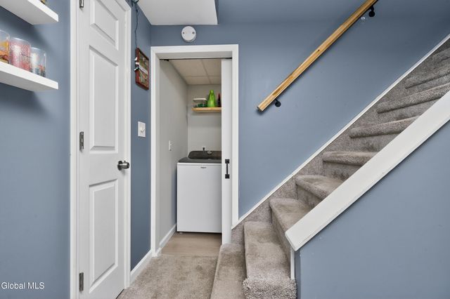 8 Corina Court, Watervliet, NY 12189