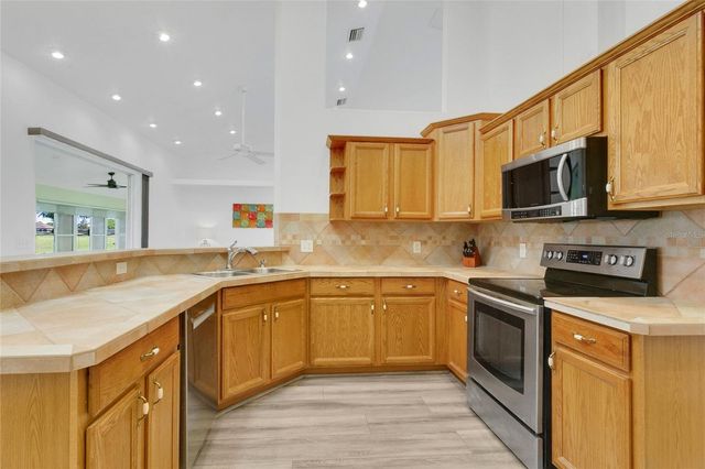 5433 COUNTY ROAD 125, Wildwood, FL 34785