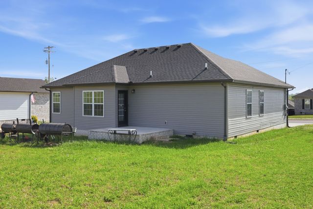 402 Rose Ln, Shelbyville, TN 37160