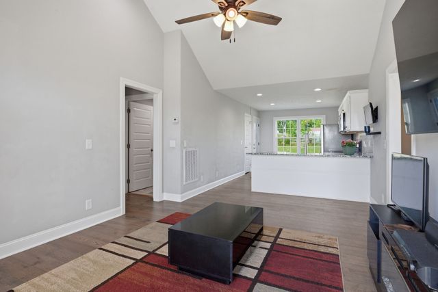 402 Rose Ln, Shelbyville, TN 37160