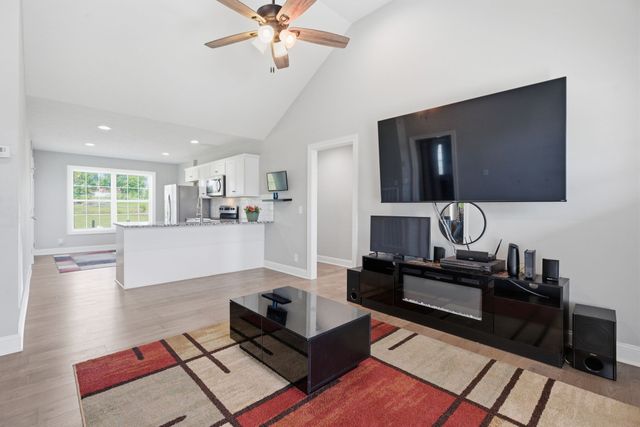402 Rose Ln, Shelbyville, TN 37160