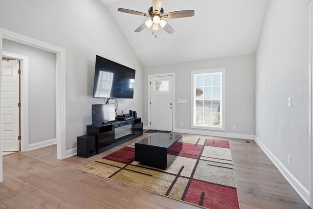 402 Rose Ln, Shelbyville, TN 37160