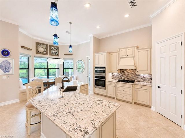 9871 Corso Bello DR, Naples, FL 34113
