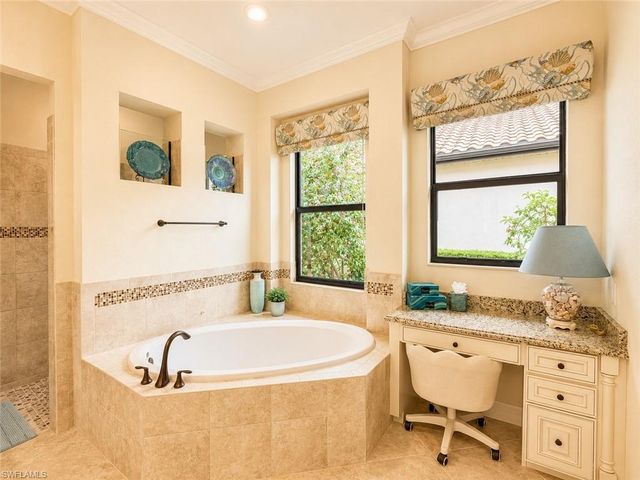 9871 Corso Bello DR, Naples, FL 34113