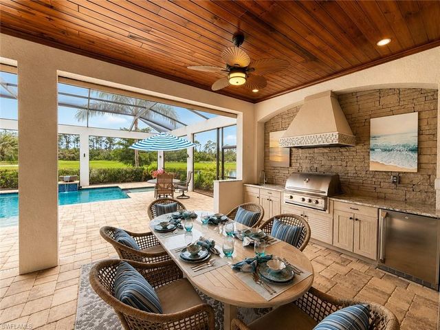 9871 Corso Bello DR, Naples, FL 34113