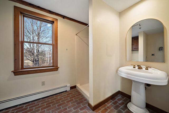 454 Main Street, Fremont, NH 03044