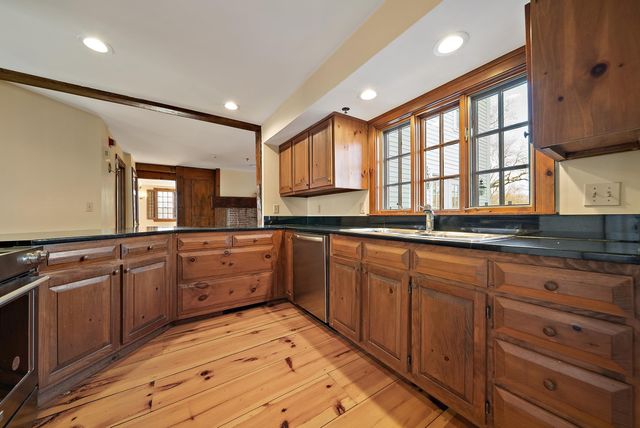 454 Main Street, Fremont, NH 03044