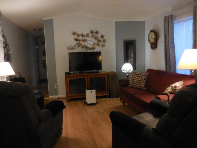 913 SELINGER Avenue, Erie, PA 16505