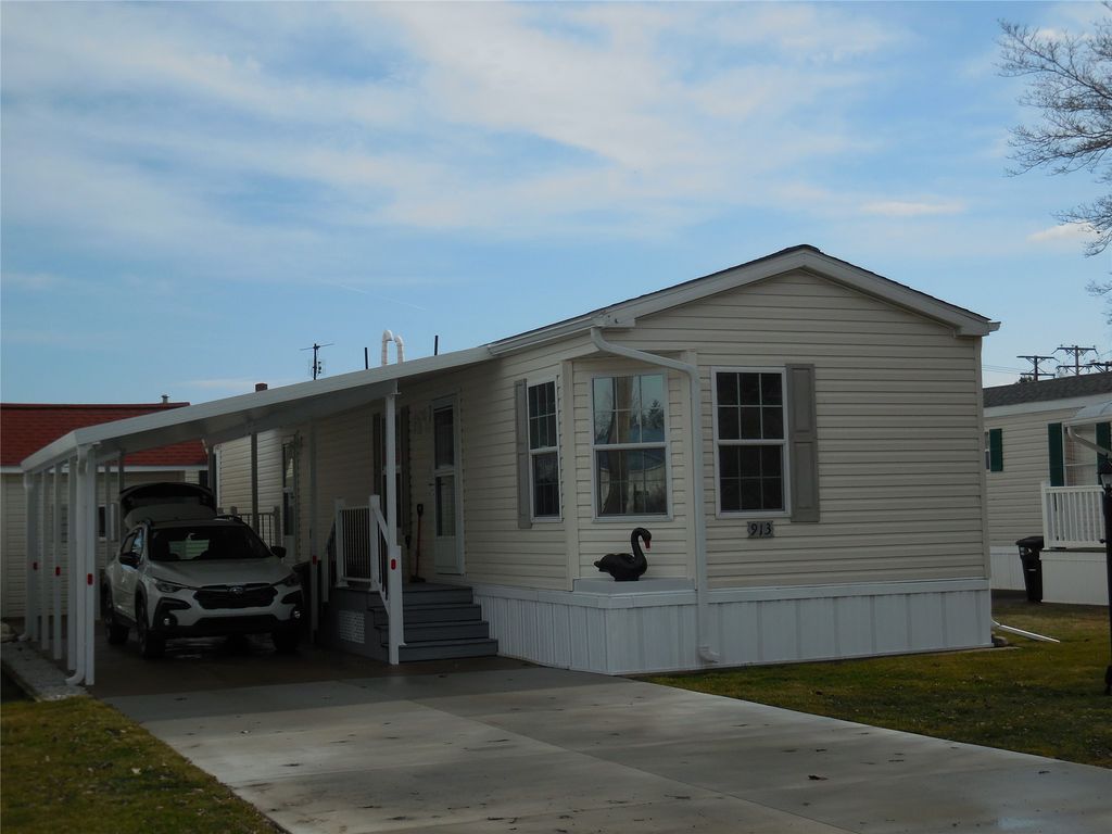 913 SELINGER Avenue, Erie, PA 16505