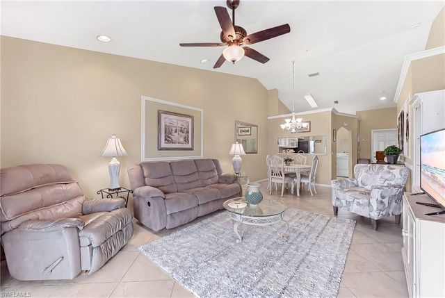 6720 Huntington Lakes CIR 203, Naples, FL 34119