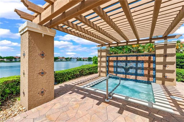 6720 Huntington Lakes CIR 203, Naples, FL 34119