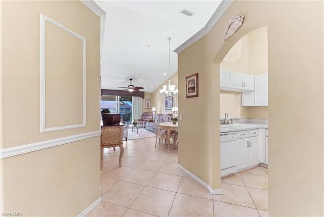 6720 Huntington Lakes CIR 203, Naples, FL 34119