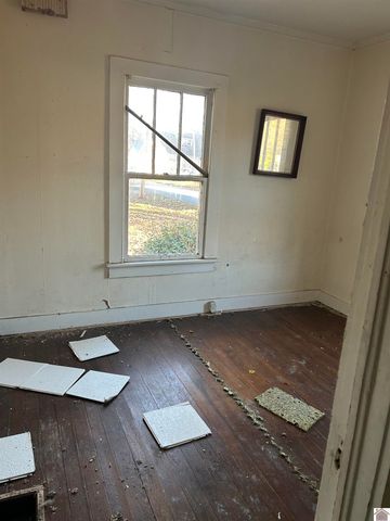 751 N 22nd St., Paducah, KY 42001