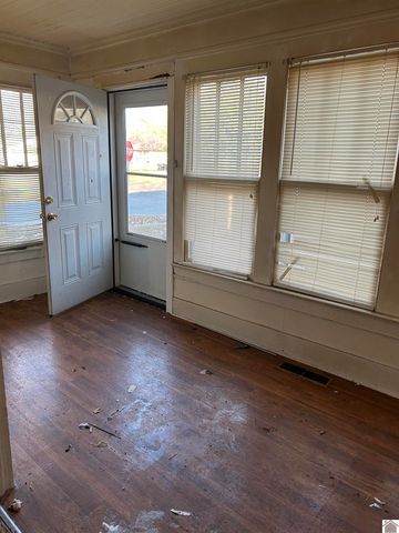 751 N 22nd St., Paducah, KY 42001