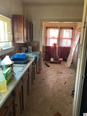 751 N 22nd St., Paducah, KY 42001