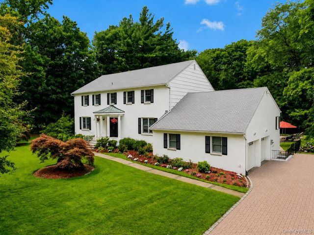 16 Hearthstone Circle, Scarsdale, NY 10583