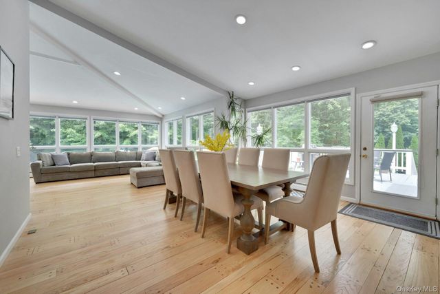 16 Hearthstone Circle, Scarsdale, NY 10583