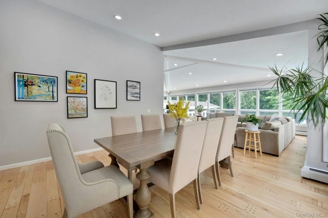 16 Hearthstone Circle, Scarsdale, NY 10583