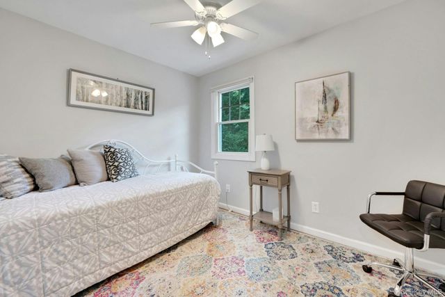 16 Hearthstone Circle, Scarsdale, NY 10583