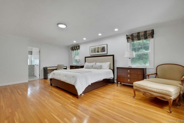 16 Hearthstone Circle, Scarsdale, NY 10583