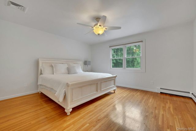 16 Hearthstone Circle, Scarsdale, NY 10583