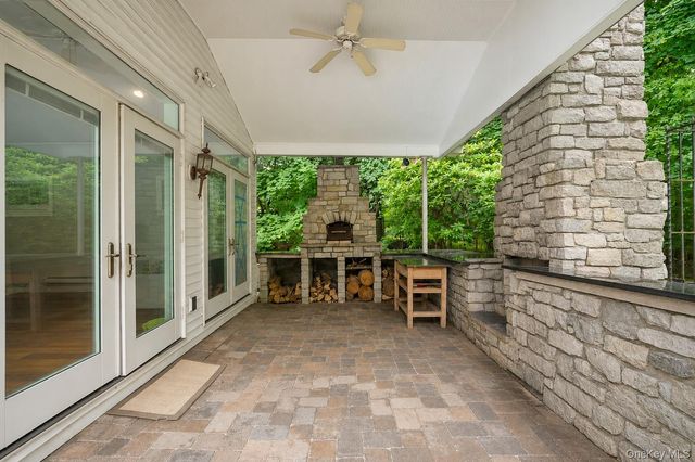 16 Hearthstone Circle, Scarsdale, NY 10583