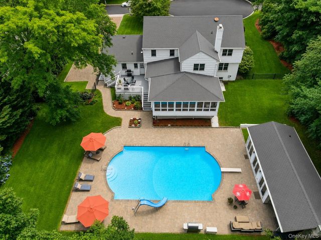 16 Hearthstone Circle, Scarsdale, NY 10583
