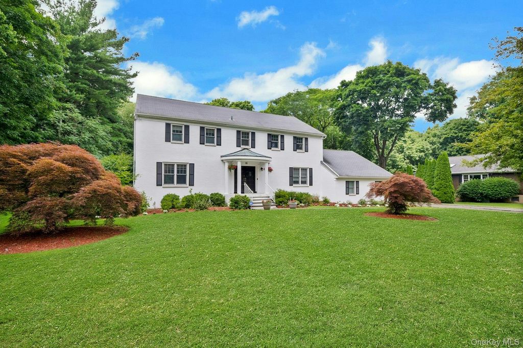 16 Hearthstone Circle, Scarsdale, NY 10583