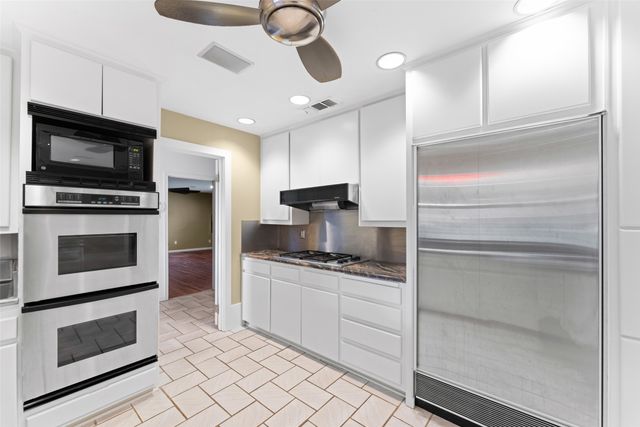 1115 S Greenstone Lane, Duncanville, TX 75137