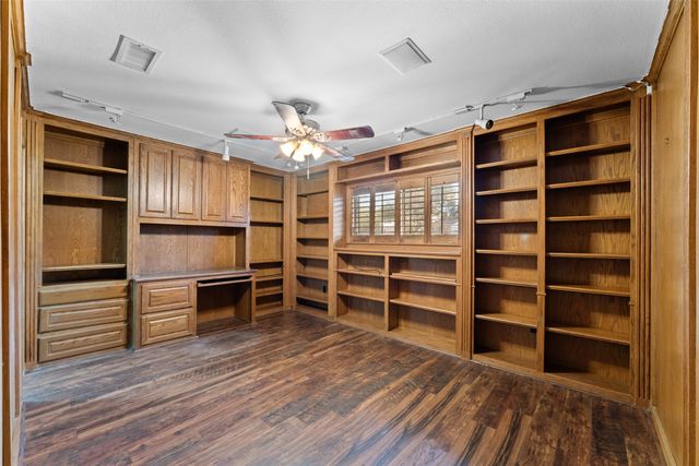 1115 S Greenstone Lane, Duncanville, TX 75137