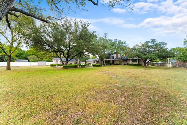 1115 S Greenstone Lane, Duncanville, TX 75137